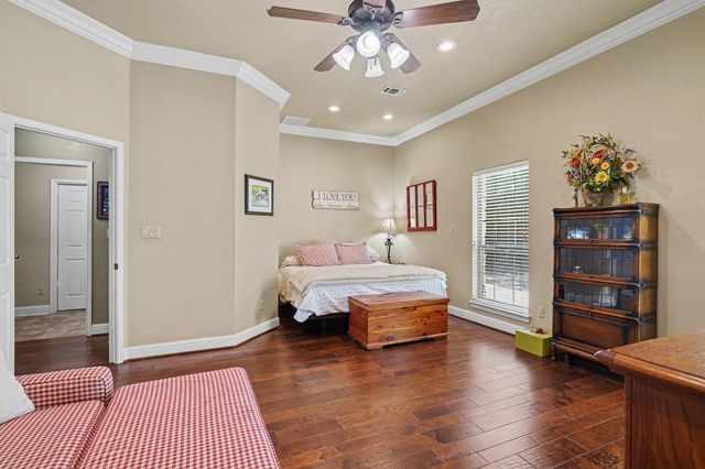 126 Willow Creek Circle, Mansfield, TX 76063