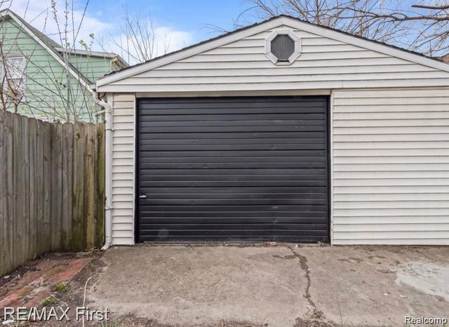 87 E PLEASANT Street, River Rouge, MI 48218