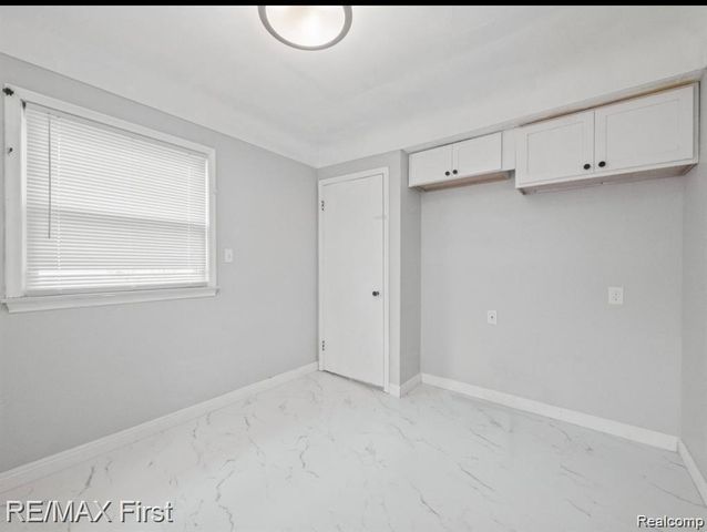 87 E PLEASANT Street, River Rouge, MI 48218