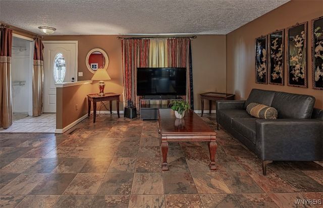 11 Alanview Drive, Lockport City, NY 14094