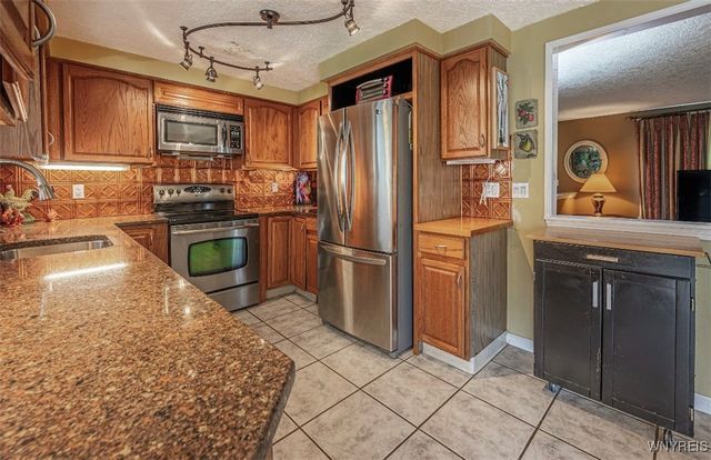 11 Alanview Drive, Lockport City, NY 14094