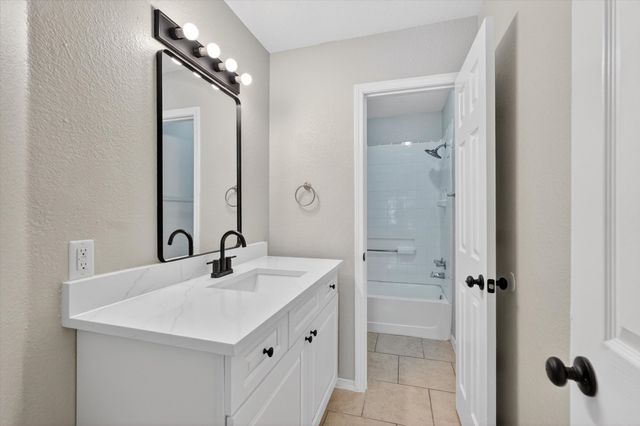 1250 Nancy Lane, Lancaster, TX 75134