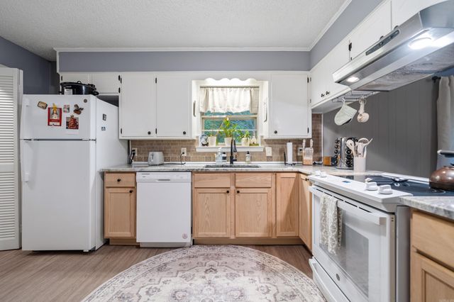 2300 Hobson Avenue, Hot Springs, AR 71913