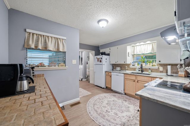 2300 Hobson Avenue, Hot Springs, AR 71913