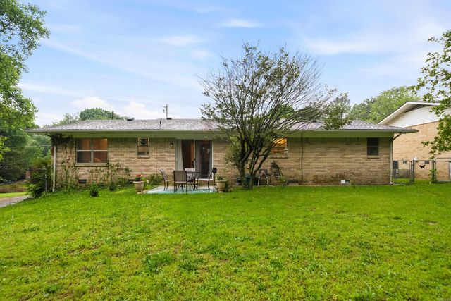 2300 Hobson Avenue, Hot Springs, AR 71913