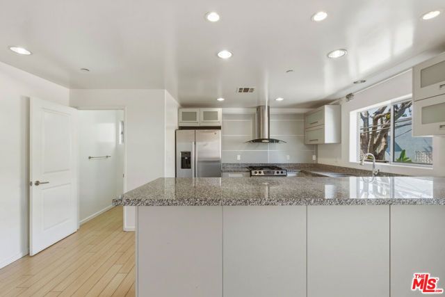 3637 Dunn Drive 104, Los Angeles, CA 90034