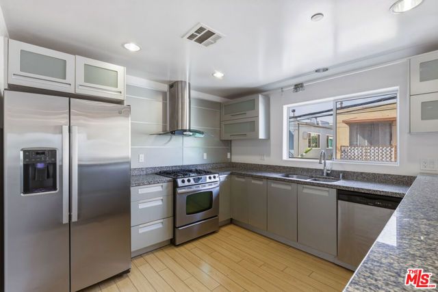 3637 Dunn Drive 104, Los Angeles, CA 90034