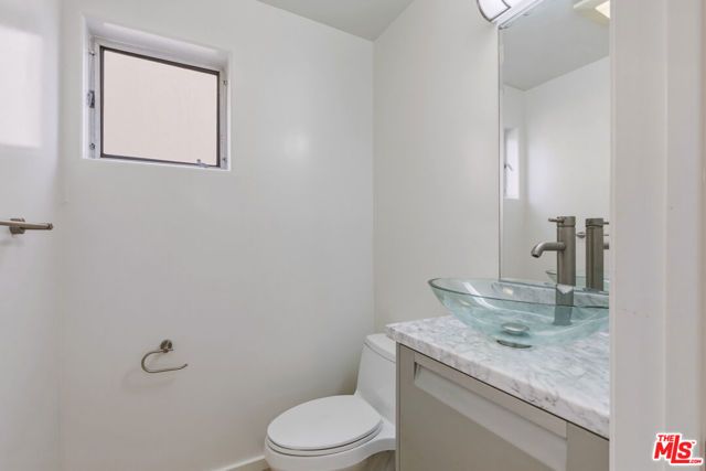 3637 Dunn Drive 104, Los Angeles, CA 90034