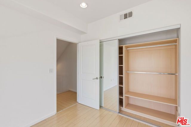 3637 Dunn Drive 104, Los Angeles, CA 90034