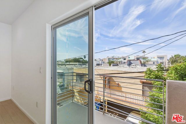 3637 Dunn Drive 104, Los Angeles, CA 90034