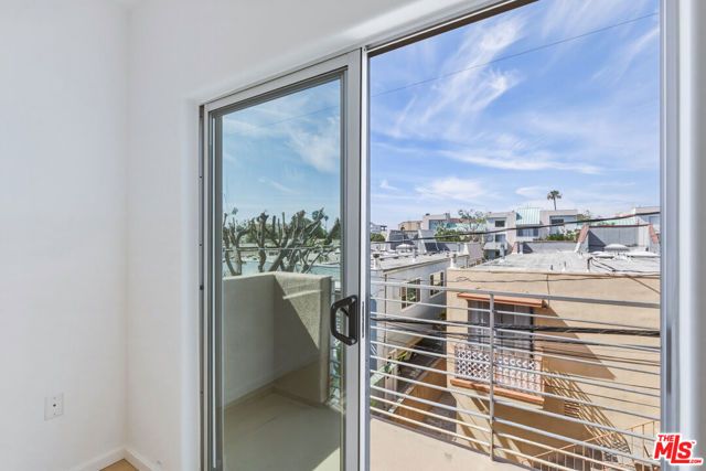 3637 Dunn Drive 104, Los Angeles, CA 90034