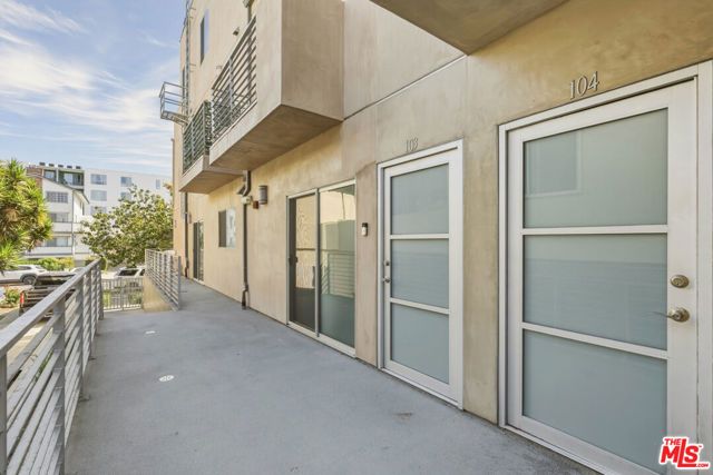 3637 Dunn Drive 104, Los Angeles, CA 90034