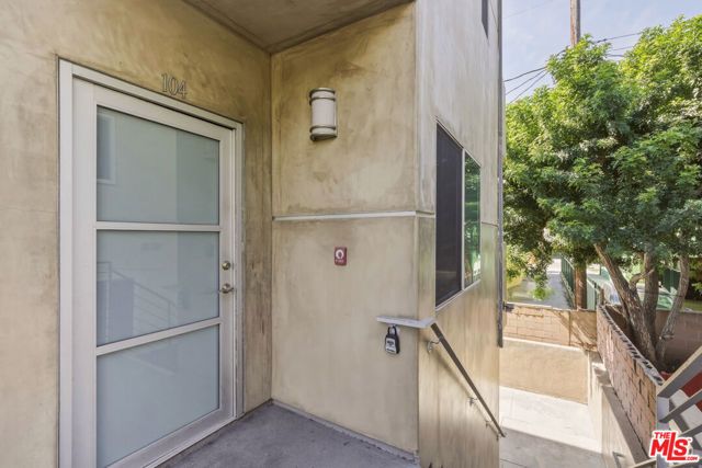 3637 Dunn Drive 104, Los Angeles, CA 90034