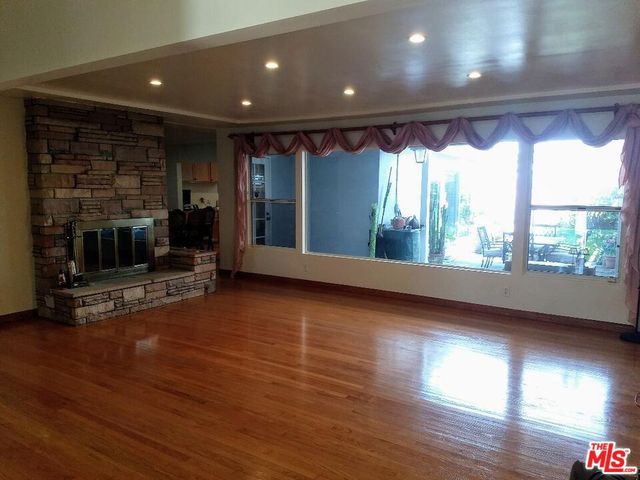 7720 Cowan Avenue, Westchester, CA 90045