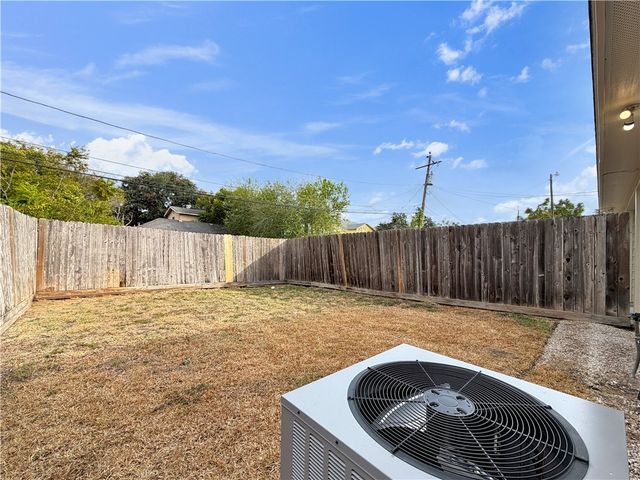 326 Oleander Ave B, Corpus Christi, TX 78404