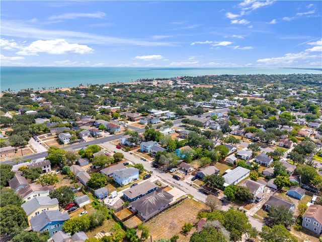 326 Oleander Ave B, Corpus Christi, TX 78404