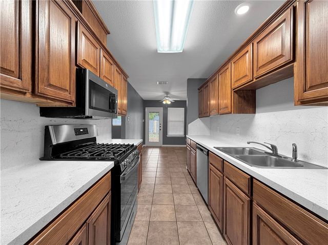 326 Oleander Ave B, Corpus Christi, TX 78404