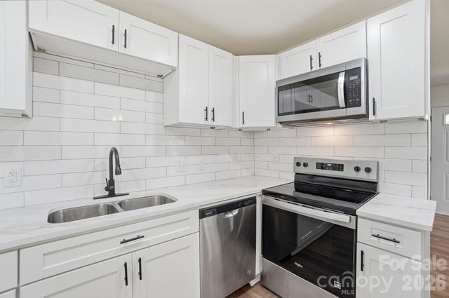 6608 Rosecran Drive, Charlotte, NC 28215