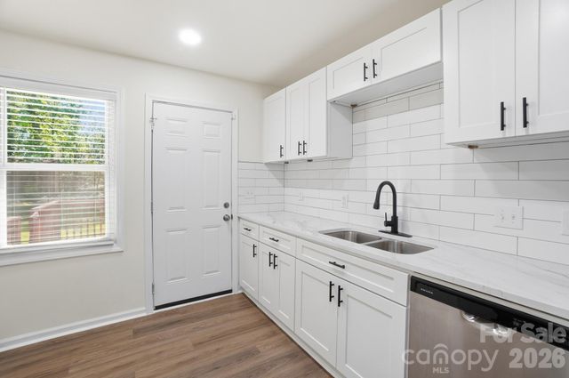 6608 Rosecran Drive, Charlotte, NC 28215