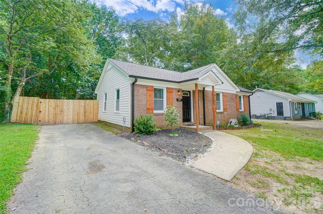 6608 Rosecran Drive, Charlotte, NC 28215