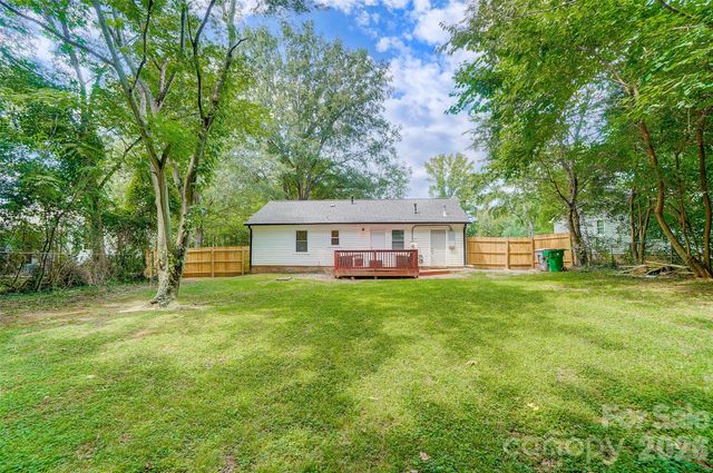 6608 Rosecran Drive, Charlotte, NC 28215