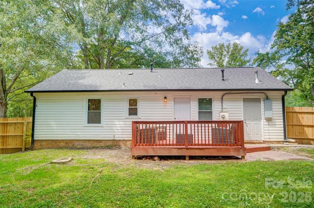 6608 Rosecran Drive, Charlotte, NC 28215