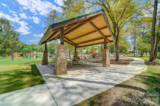 6608 Rosecran Drive, Charlotte, NC 28215