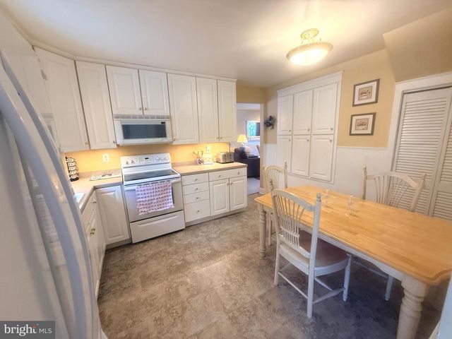 2343 HANCOCK DR, Lancaster, PA 17601