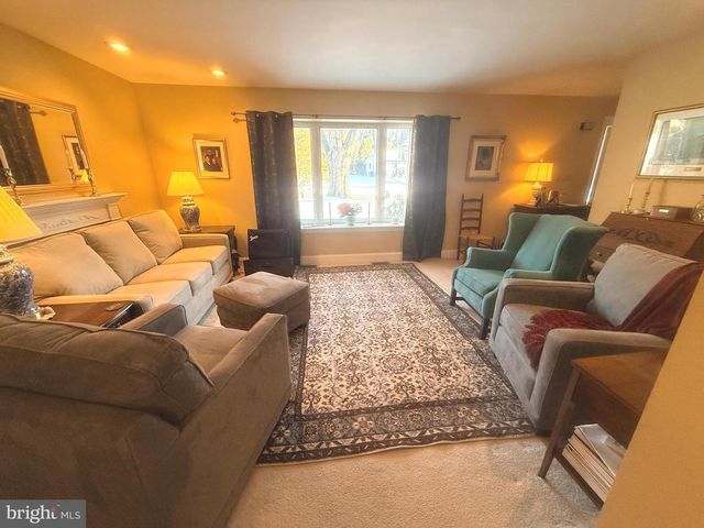 2343 HANCOCK DR, Lancaster, PA 17601