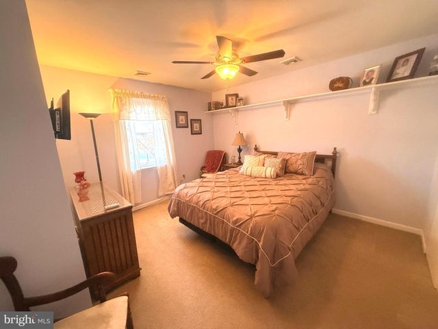 2343 HANCOCK DR, Lancaster, PA 17601