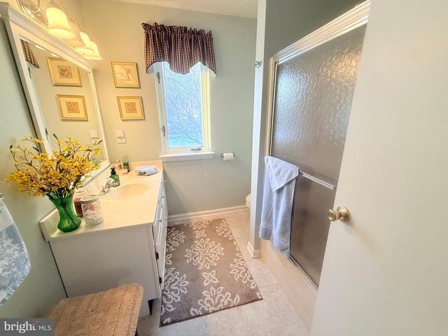 2343 HANCOCK DR, Lancaster, PA 17601