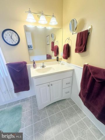 2343 HANCOCK DR, Lancaster, PA 17601