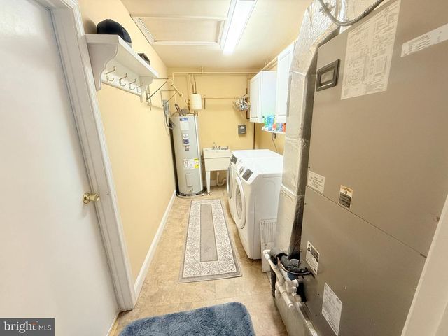 2343 HANCOCK DR, Lancaster, PA 17601