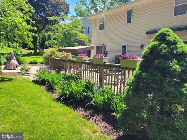 2343 HANCOCK DR, Lancaster, PA 17601