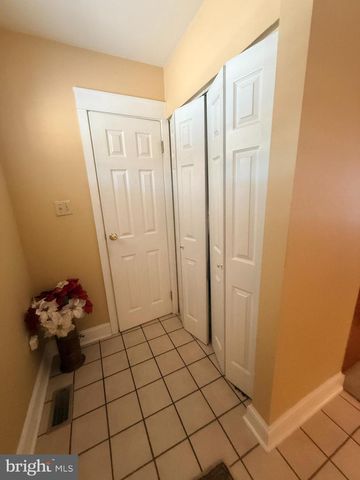 2343 HANCOCK DR, Lancaster, PA 17601