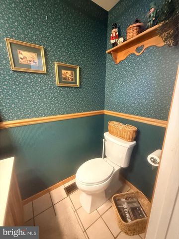 2343 HANCOCK DR, Lancaster, PA 17601