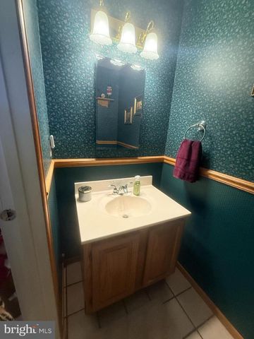 2343 HANCOCK DR, Lancaster, PA 17601