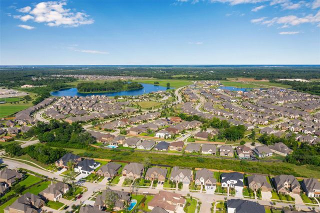 10930 Middle Ridge Drive, Missouri City, TX 77459