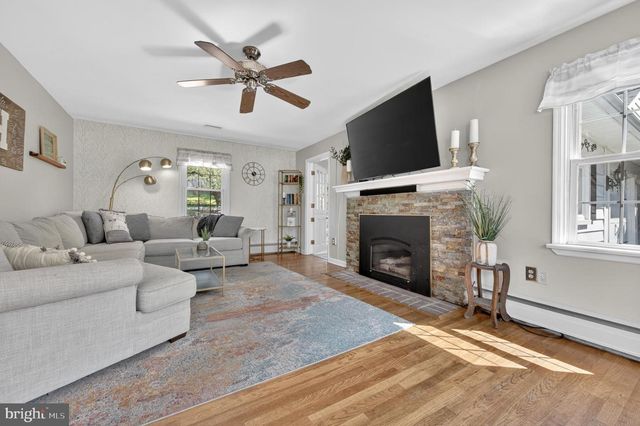 912 SPRINGWOOD DR, West Chester, PA 19382