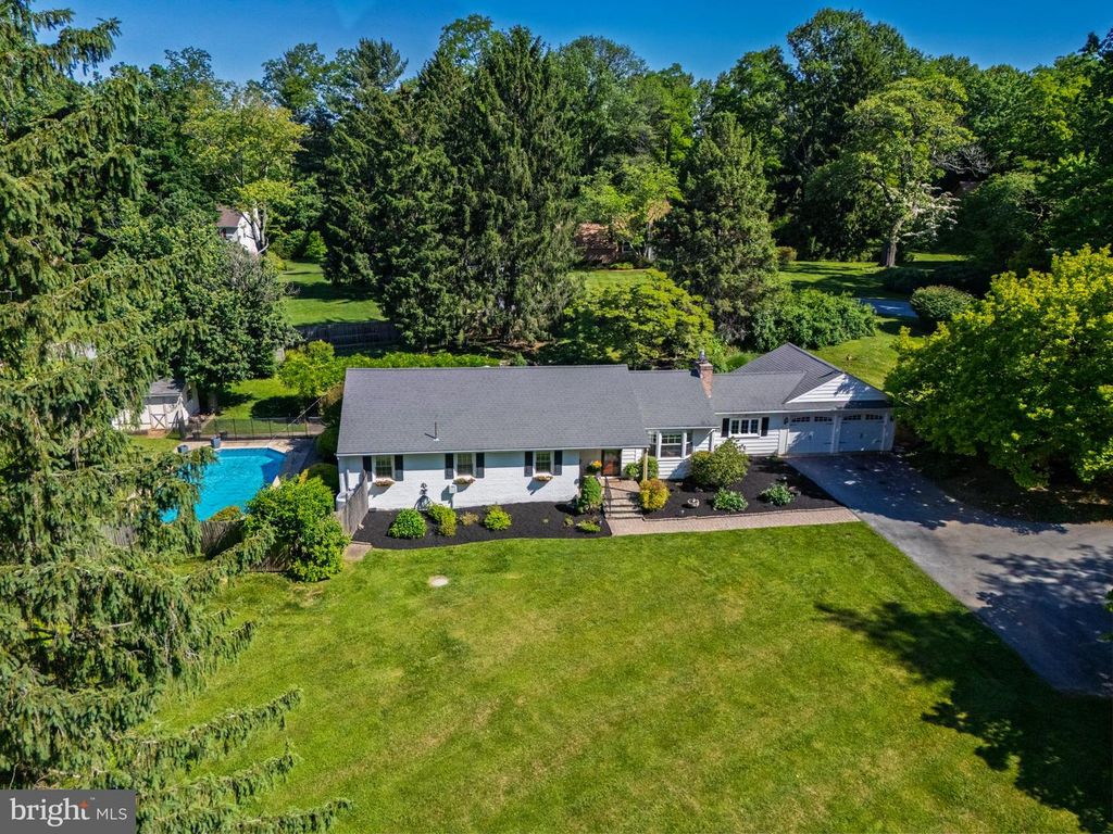 912 SPRINGWOOD DR, West Chester, PA 19382