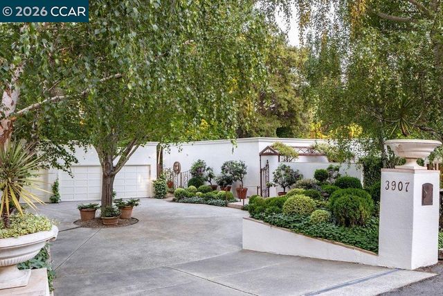 3907 Happy Valley Rd, Lafayette, CA 94549