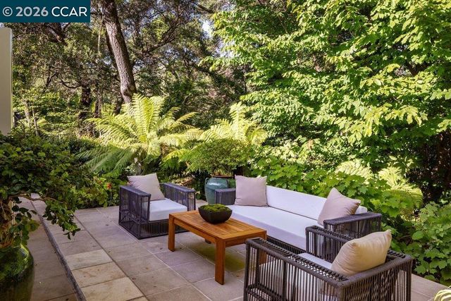 3907 Happy Valley Rd, Lafayette, CA 94549