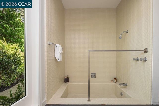 3907 Happy Valley Rd, Lafayette, CA 94549