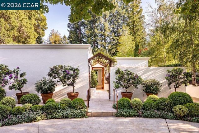 3907 Happy Valley Rd, Lafayette, CA 94549
