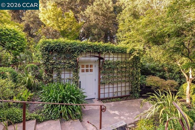 3907 Happy Valley Rd, Lafayette, CA 94549