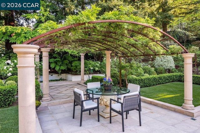 3907 Happy Valley Rd, Lafayette, CA 94549
