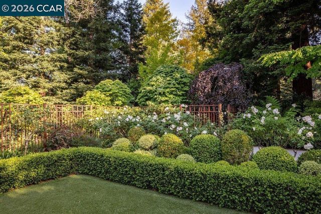 3907 Happy Valley Rd, Lafayette, CA 94549