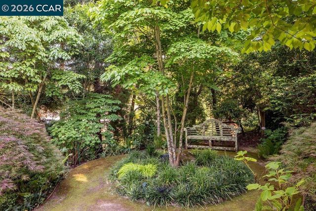 3907 Happy Valley Rd, Lafayette, CA 94549
