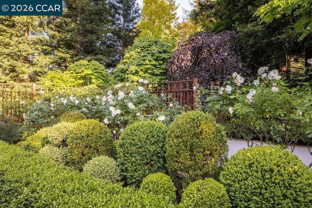 3907 Happy Valley Rd, Lafayette, CA 94549