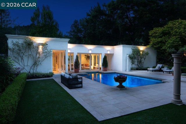 3907 Happy Valley Rd, Lafayette, CA 94549